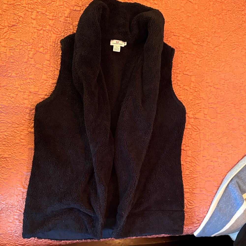 Vineyard Vines women’s M Black Fleece Teddy collared Cozy Vest
